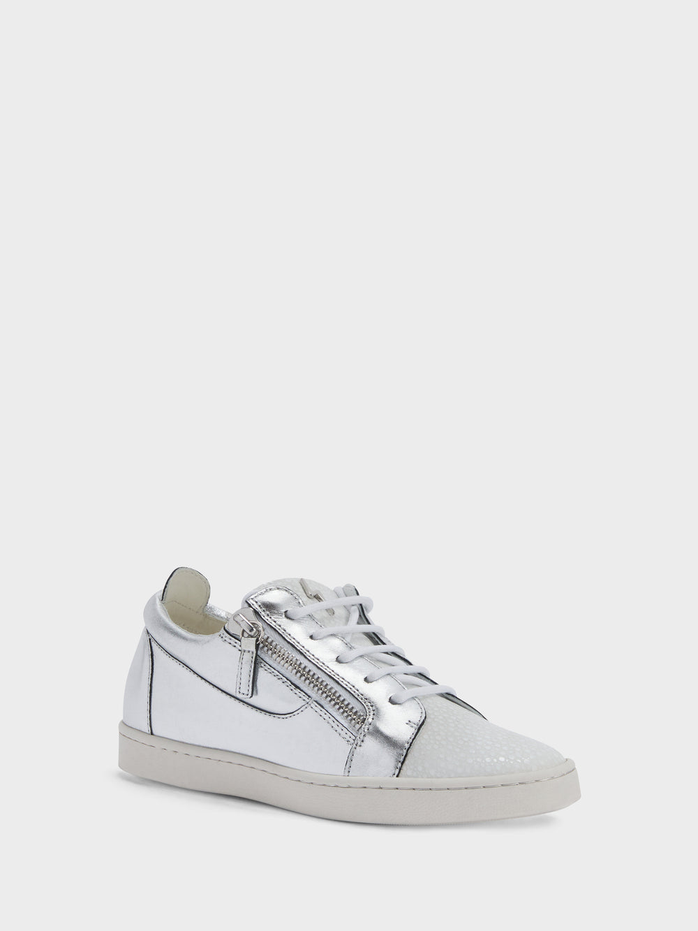 NICKI LOW TOP