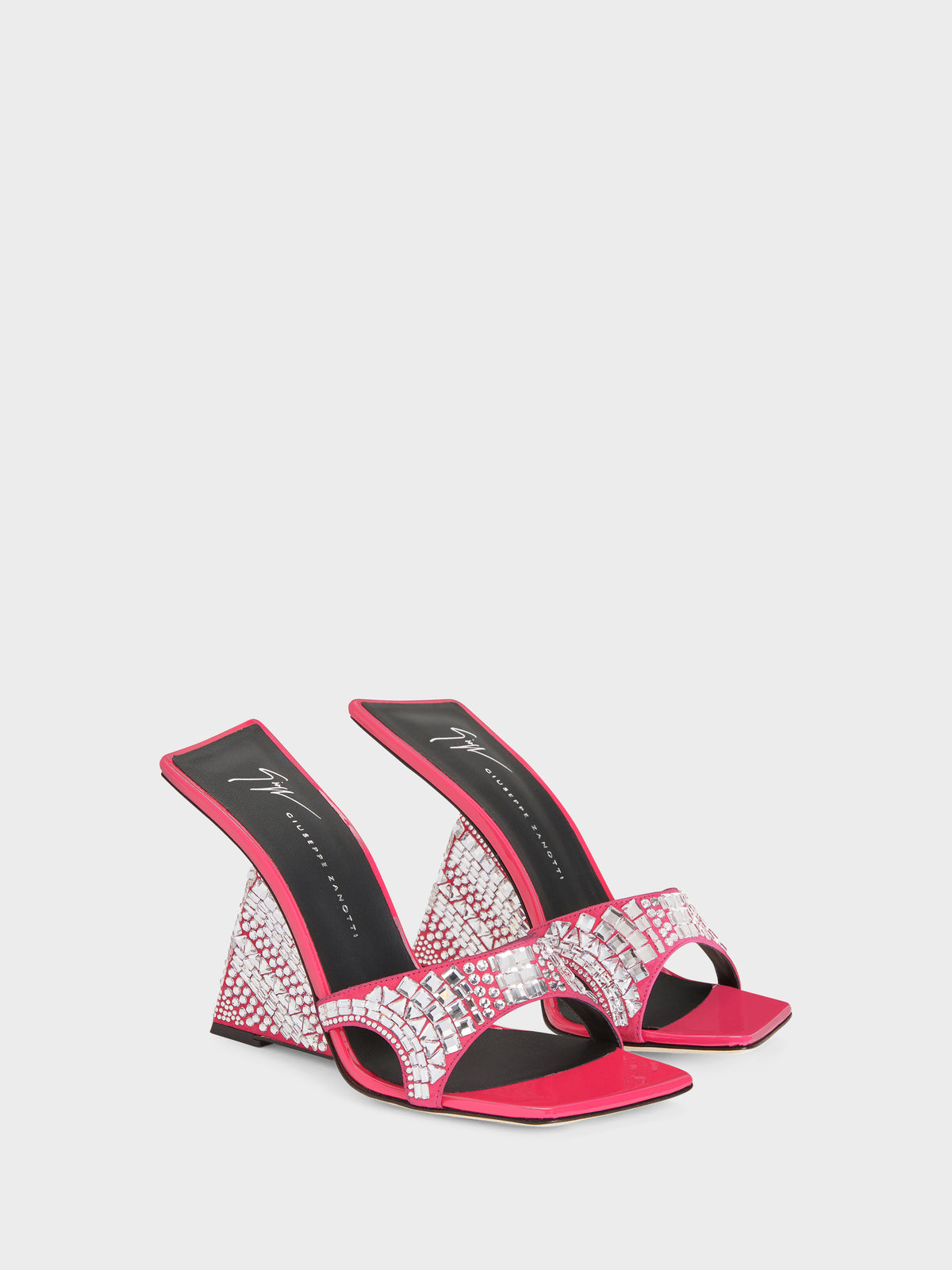 AKIRA SHINE WEDGE