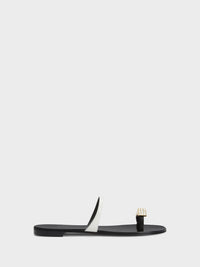 DYNAMO RING FLAT SANDAL