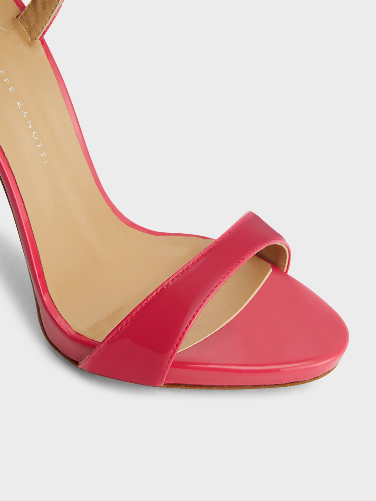 GWYNETH SANDAL