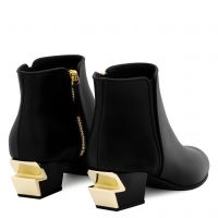 G HEEL - Black - Boots