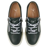 FRANKIE - Black - Low top sneakers