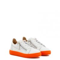 FRANKIE FLUO JR. - Orange - Low-top sneakers
