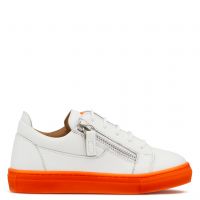 FRANKIE FLUO JR. - Orange - Low-top sneakers