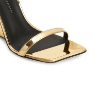 LILII BOREA - Gold - Sandals