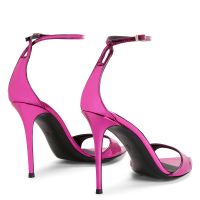 INTRIIGO STRAP - Fucsia - Sandals