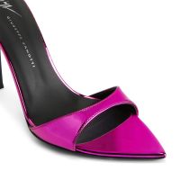 INTRIIGO STRAP - Fucsia - Sandals