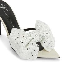 INTRIIGO ALEXANDRINE - White - Sandals