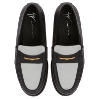 EURO LOAFER - Black - Slip-on