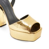 NEW BETTY - Oro - Sandali