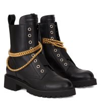 ALEXA CHAIN - Black - Boots