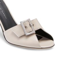 CECILIA BUCKLE - White - Sandals