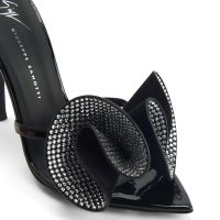 INTRIIGO CHARMANTE - Black - Sandals