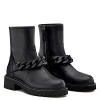 DESY CHAIN - Black - Boots