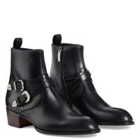 SHELDON BUCKLE - Black - Boots