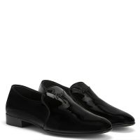 FERGUS - Black - Loafers