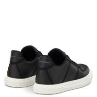 BLABBER - Black - Low-top sneakers