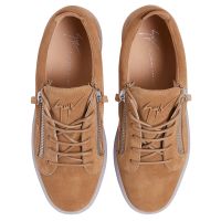FRANKIE - Brown - Low-top sneakers