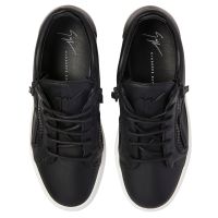 FRANKIE - Black - Low-top sneakers