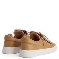 GZ94 - Beige - Low-top sneakers