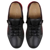 FRANKIE SPRAY - Black - Low-top sneakers