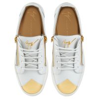 FRANKIE STEEL - White - Low top sneakers