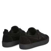 FRANKIE - Black - Low-top sneakers