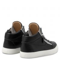 NICKI - Black - Mid top sneakers