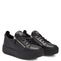 FRANKIE - Black - Low top sneakers