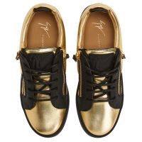 NICKI - Gold - Low-top sneakers