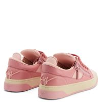 GZ94 - Pink - Low-top sneakers