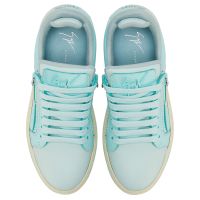 GZ94 - Blue - Low-top sneakers