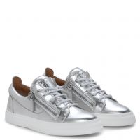 NICKI - Silver - Low top sneakers