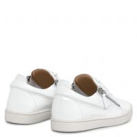 NICKI - White - Low-top sneakers