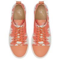 PYIN - Orange - Low-top sneakers