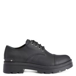 ★UMBRO★ TOPI BREEZE TOPI BREEZE SHOES WITH LACE BLACK UQ22 預購］韓國UMBRO TOPI BREEZE 綁帶麵包涼鞋附鞋帶| UMBRO | 運動