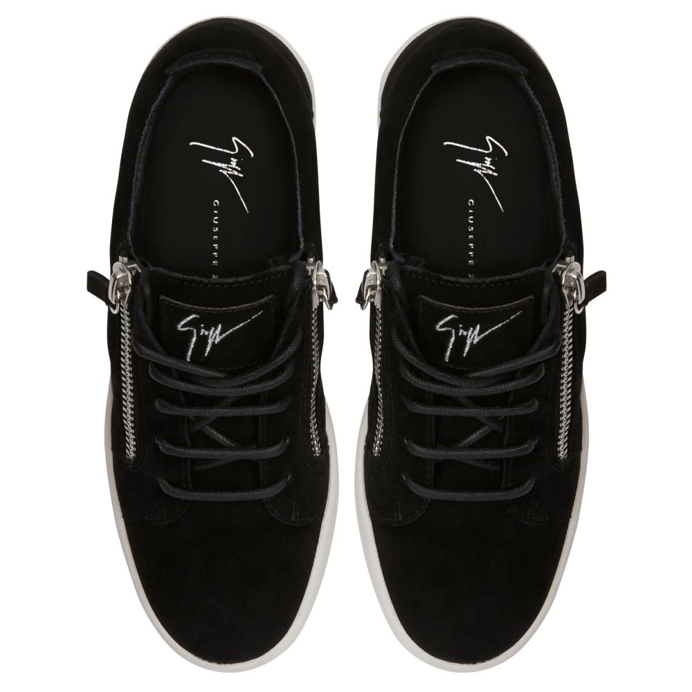 NICKI - Black - Low-top sneakers