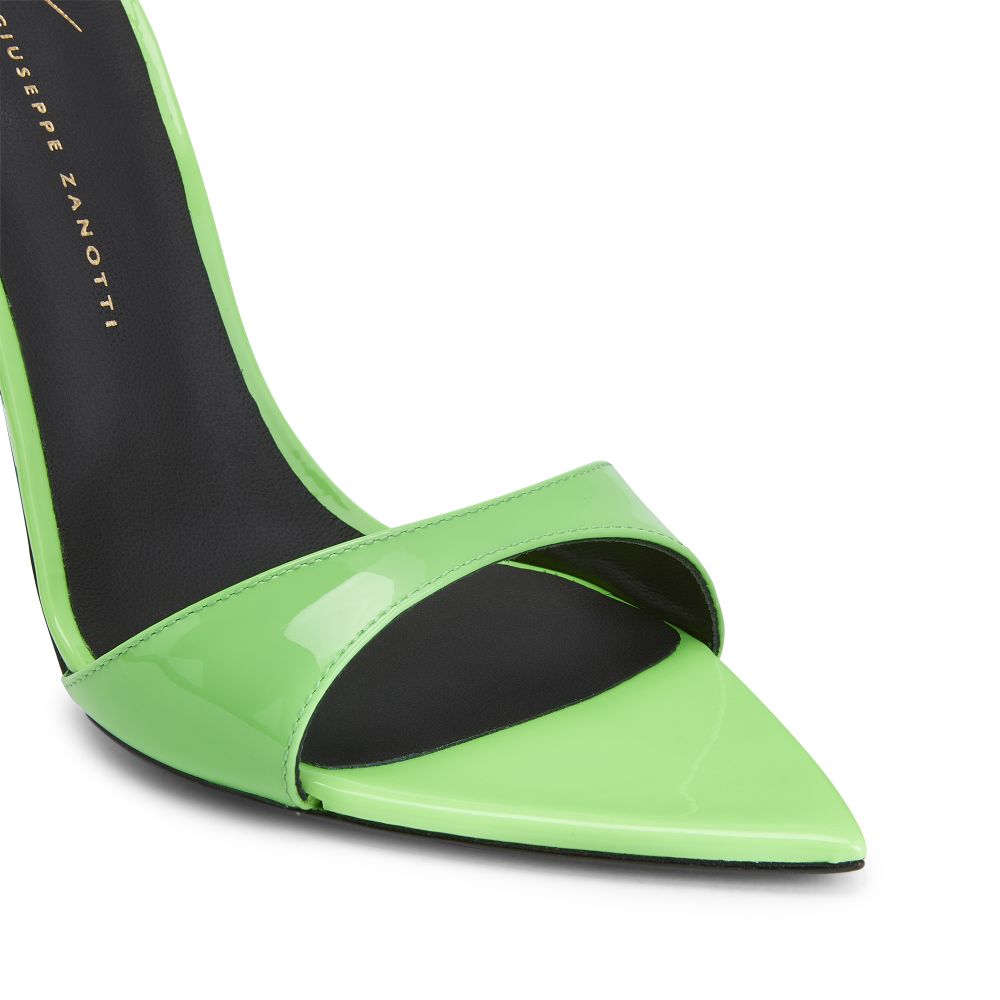 INTRIIGO - Green - Sandals