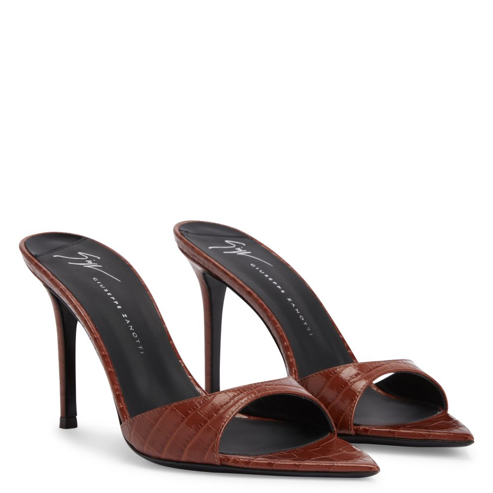 INTRIIGO - Brown - Sandals