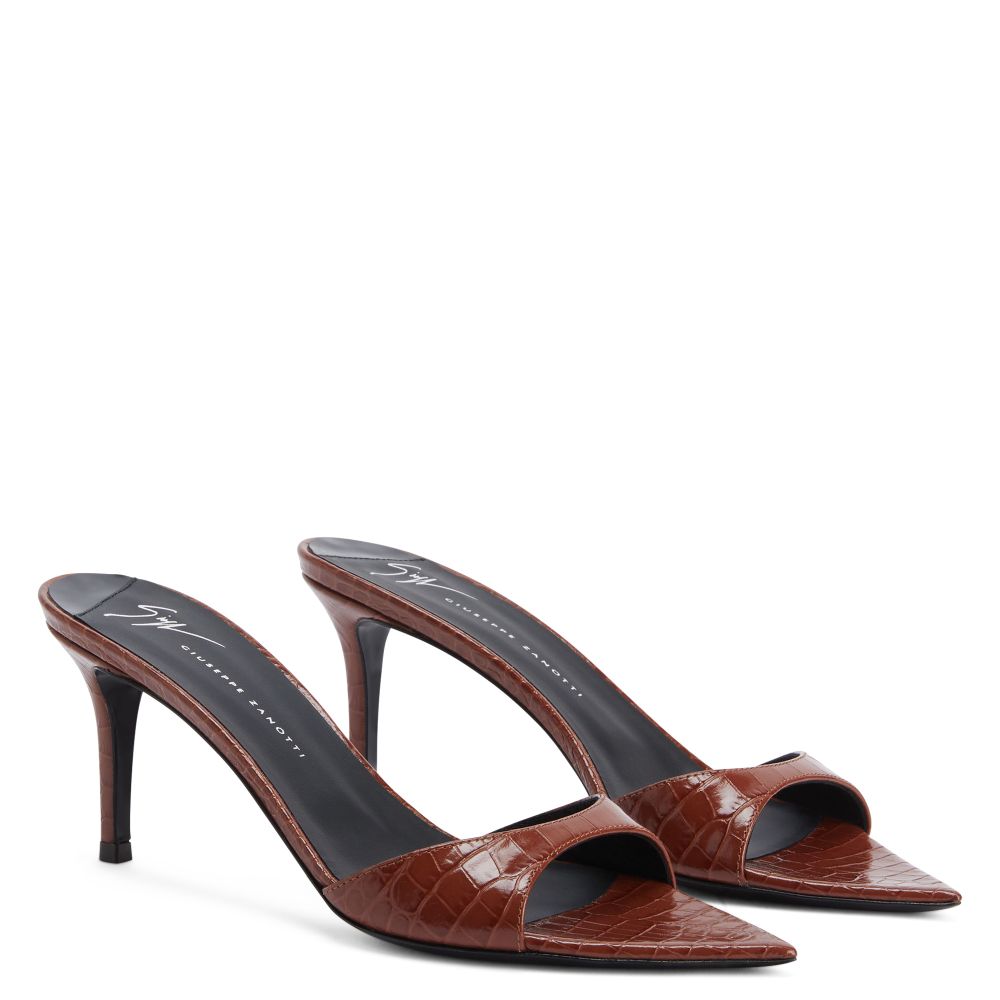 INTRIIGO - Brown - Sandals