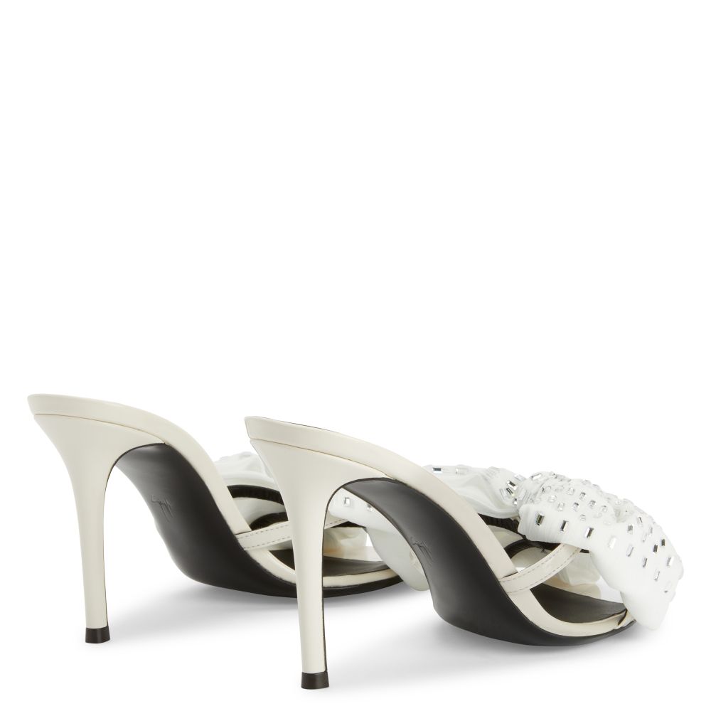 INTRIIGO ALEXANDRINE - White - Sandals