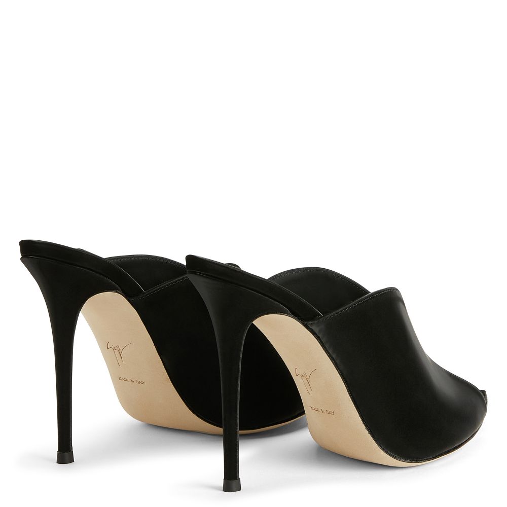 INTRIIGO MUSE - Noir - Sandales