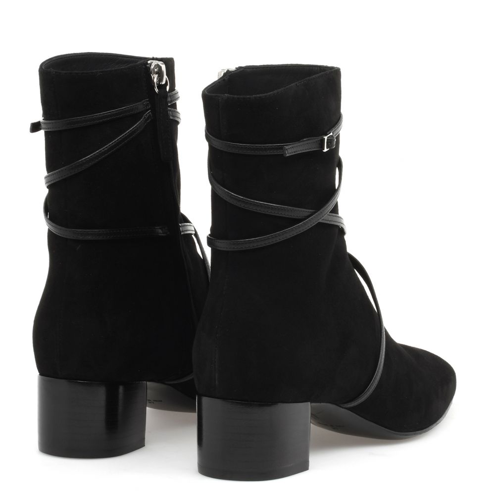 PRUE - Black - Boots