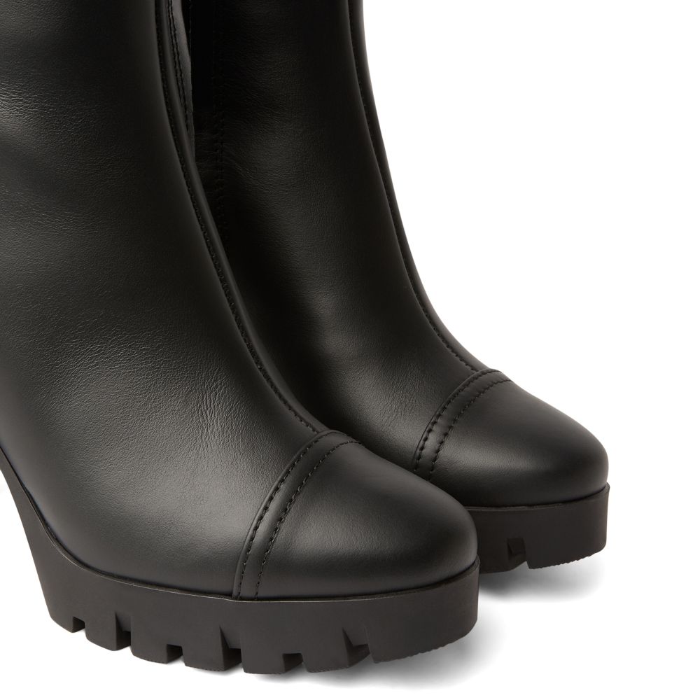 AMPARO - Black - Boots