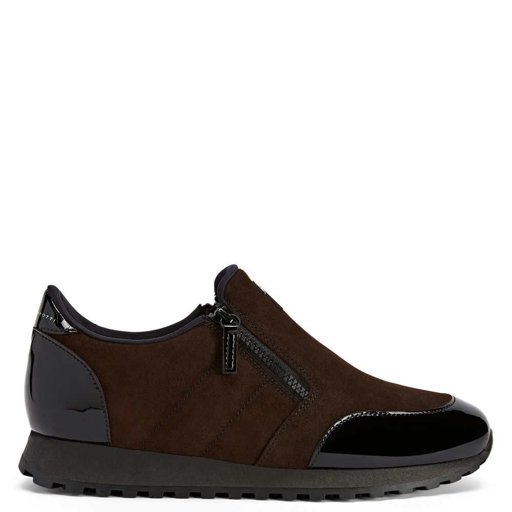 que shoes plain LL ネイビー AL70 Low Top Sneaker | Que Shebley