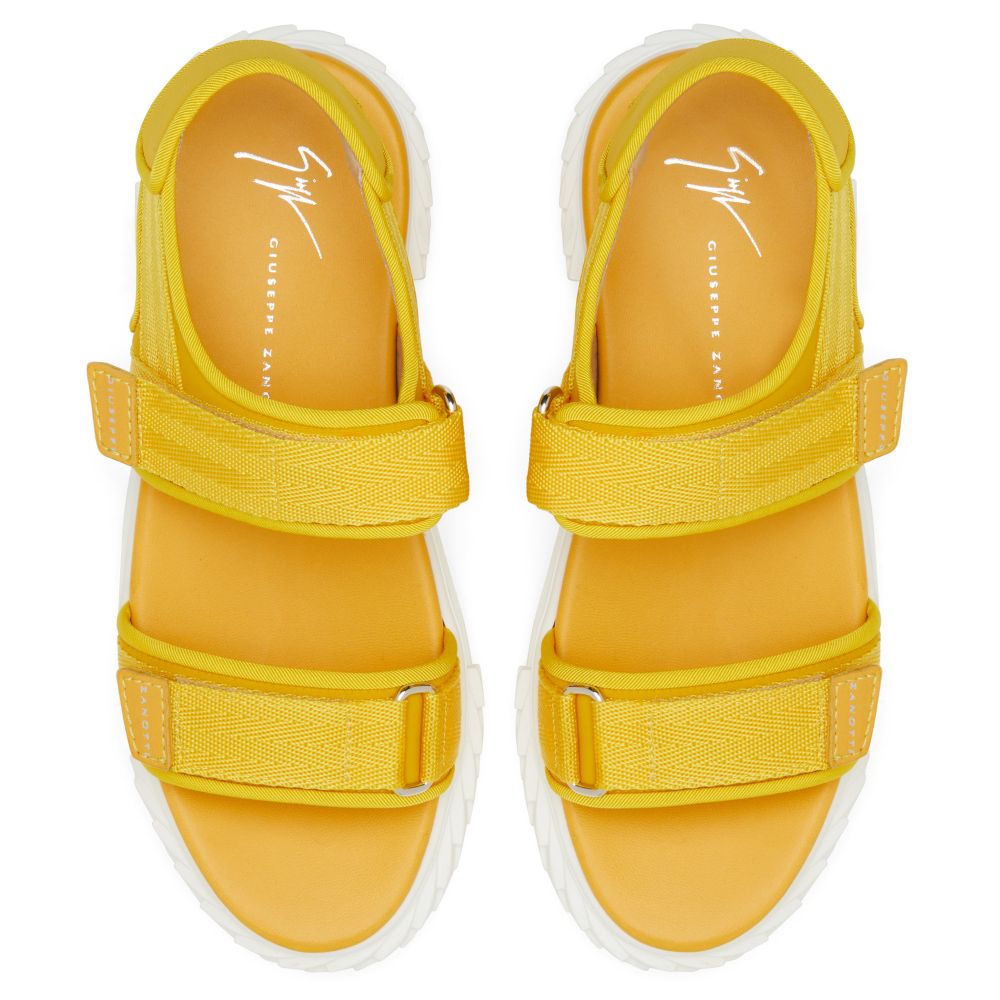 BLABBER GUMMY - Yellow - Sandals