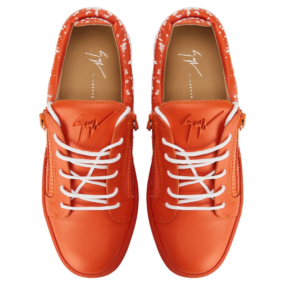 FRANKIE SPRAY - Orange - Low-top sneakers