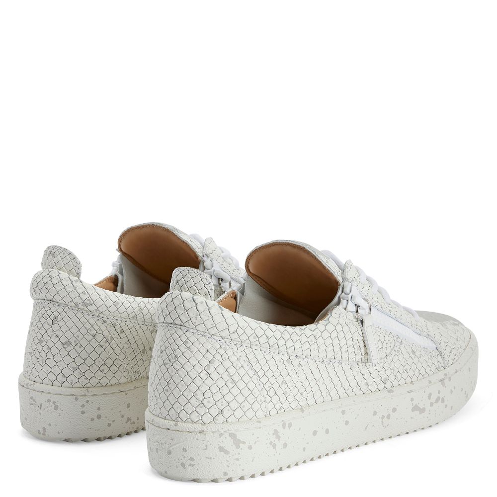 FRANKIE - White - Low-top sneakers