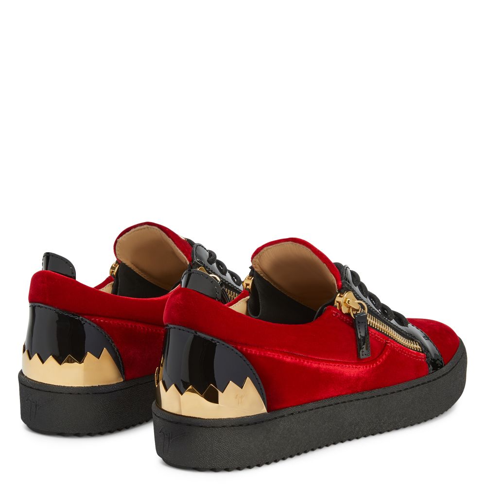 FRANKIE SHARK - Red - Low-top sneakers