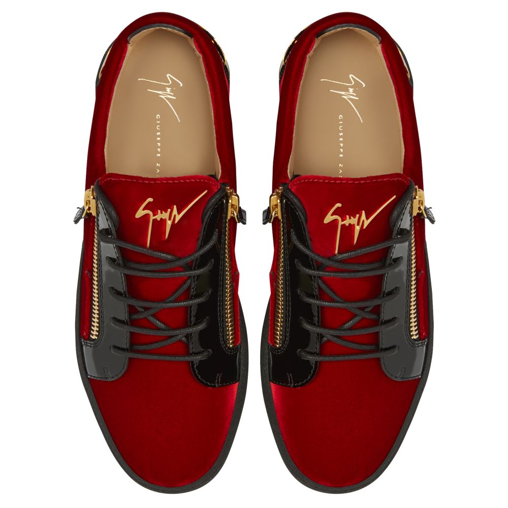 FRANKIE SHARK - Red - Low-top sneakers